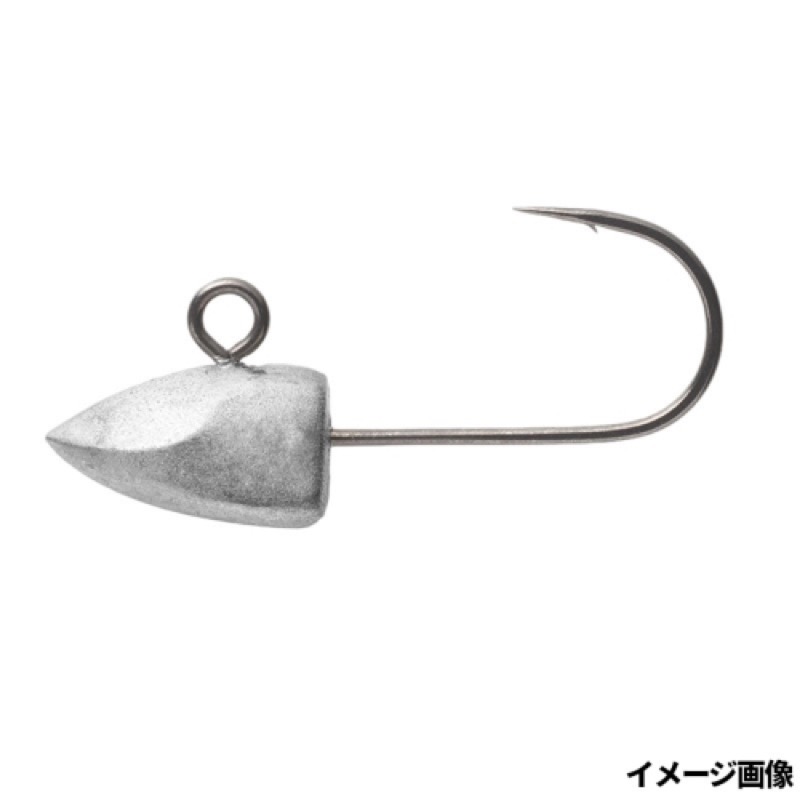 【ジャッカル/JACKALL】ヘッドデザインとアイポジションの微調整を繰り返し、ロッドアクションに対するレスポンスを高め、鋭くも安定した綺麗なダートを出しやすいよう設計しました。デイゲームに多い、魚が